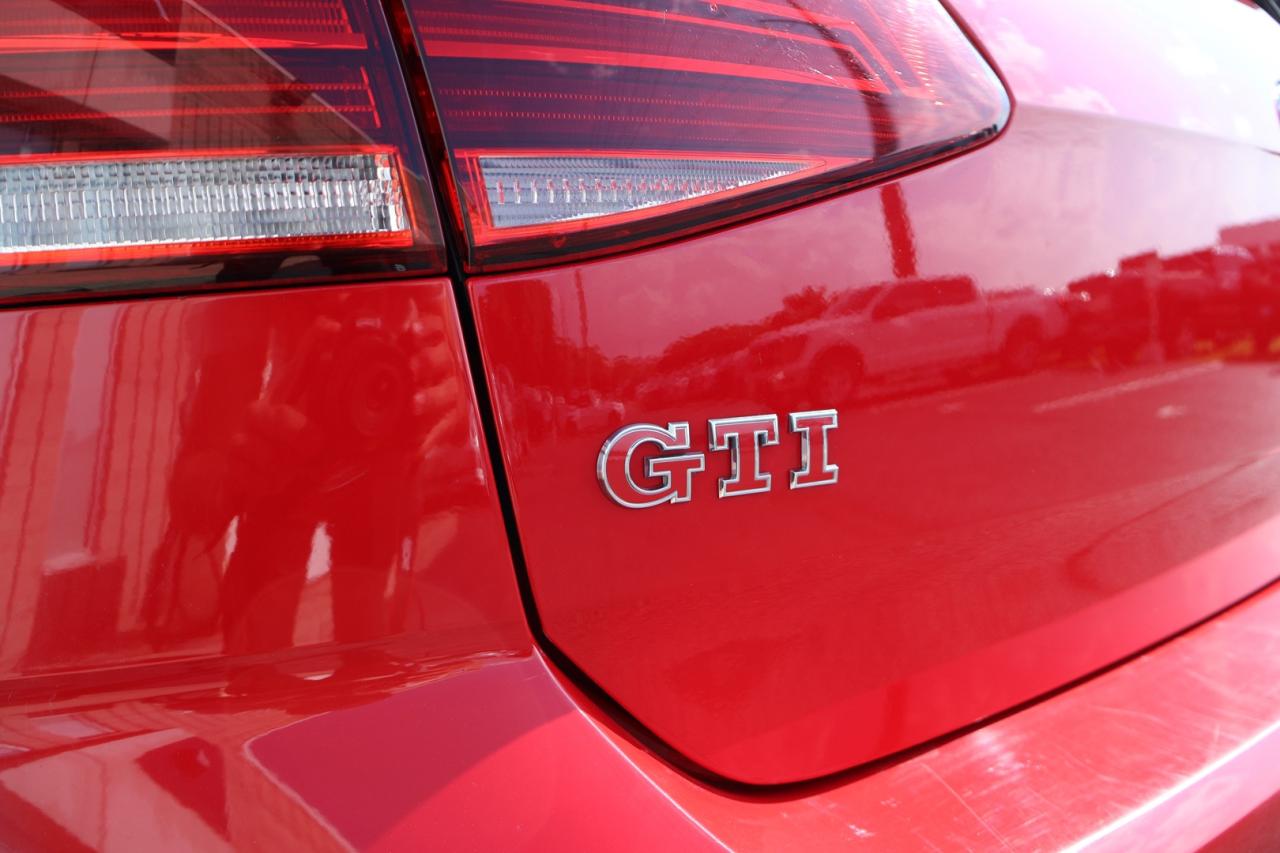 2019 Volkswagen Golf GTI S 6M CERTIFIED CAMERA BLUETOOTH NAV LEATHER HEATED SEATS SUNROOF CRUISE ALLOYS - Photo #40