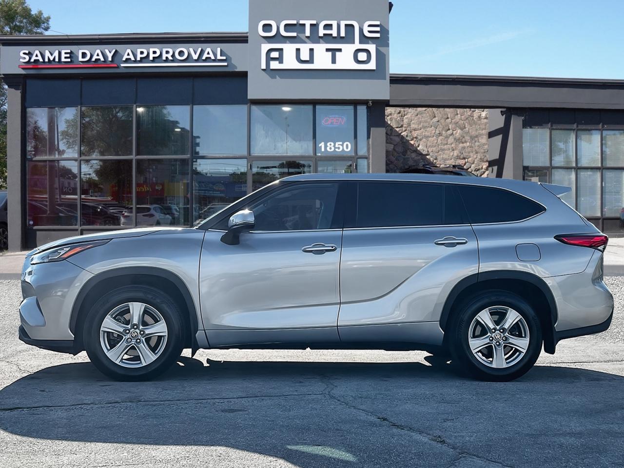 2020 Toyota Highlander L - Photo #2
