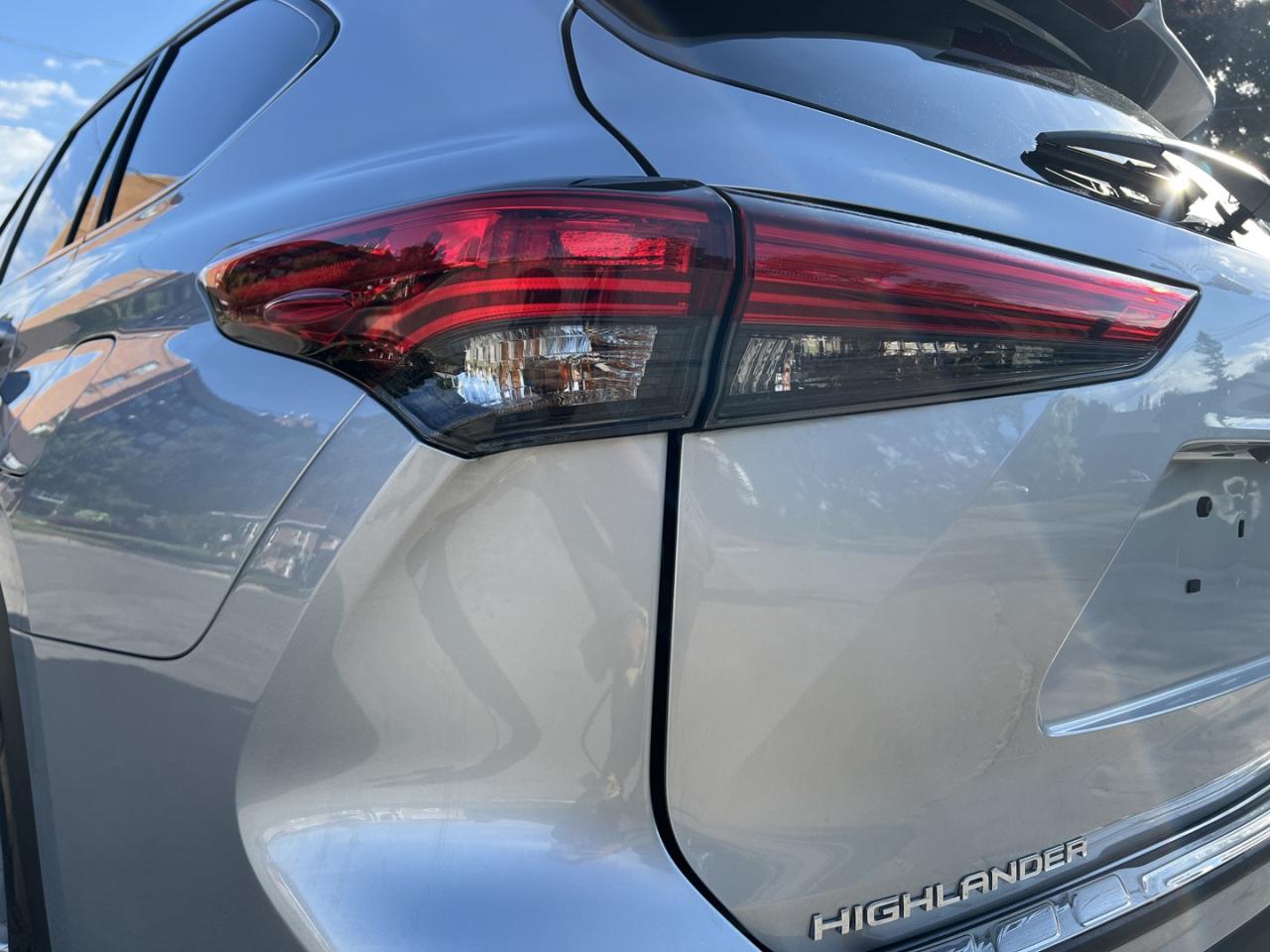 2020 Toyota Highlander L - Photo #6