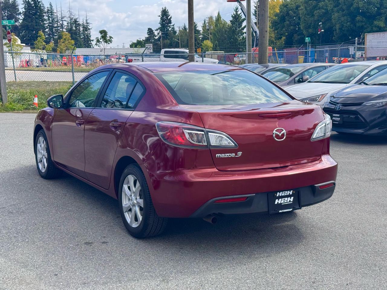 2011 Mazda MAZDA3 FINANCING AVAILABLE Photo7