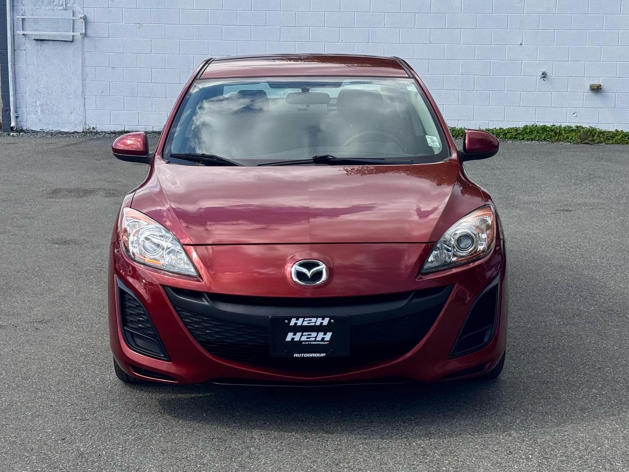 2011 Mazda MAZDA3 FINANCING AVAILABLE Photo2