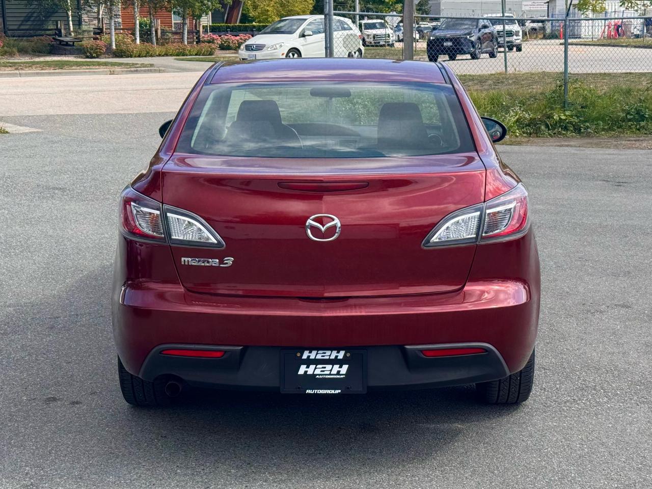 2011 Mazda MAZDA3 FINANCING AVAILABLE Photo6
