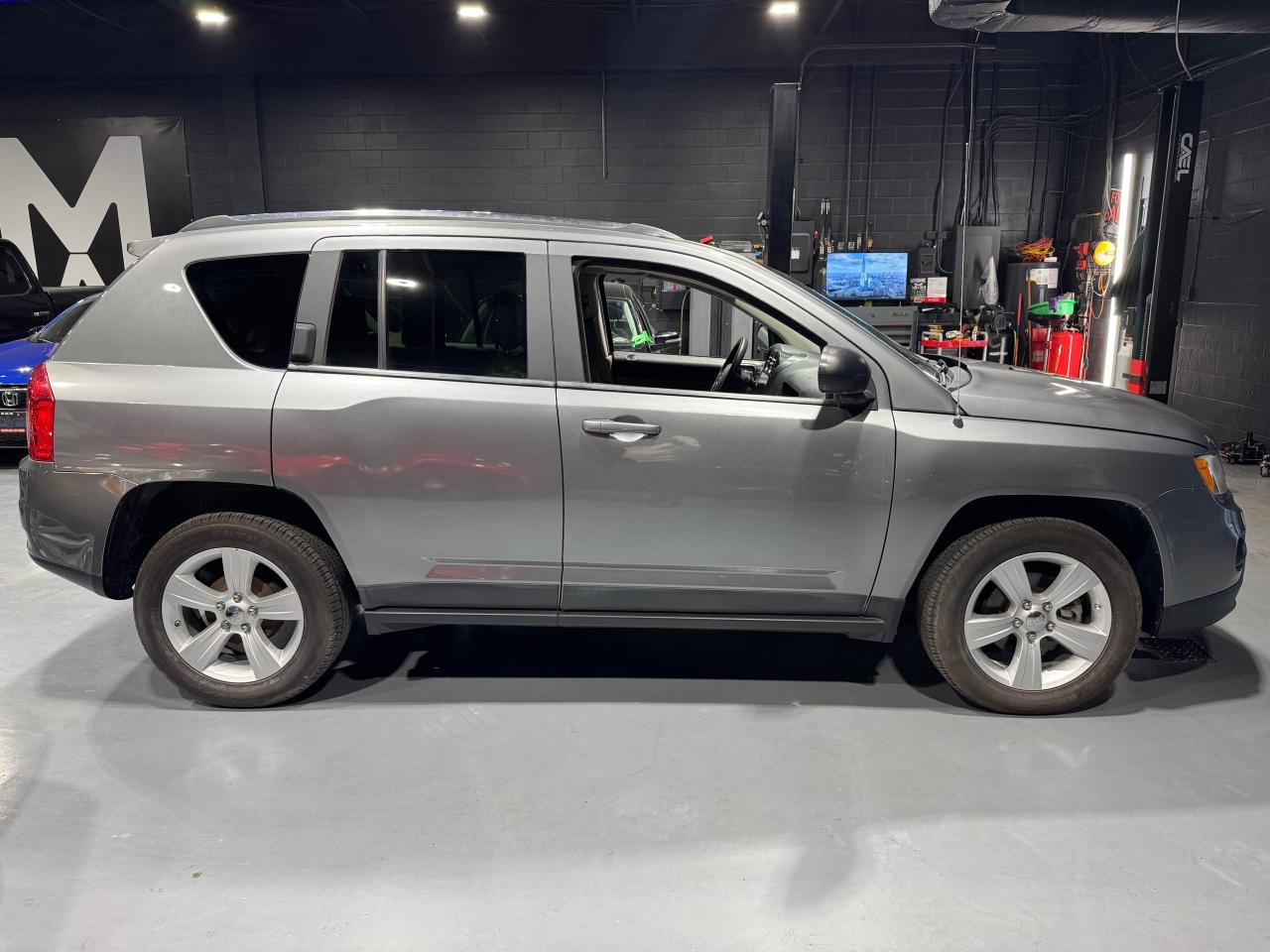 2011 Jeep Compass North Edition Photo3