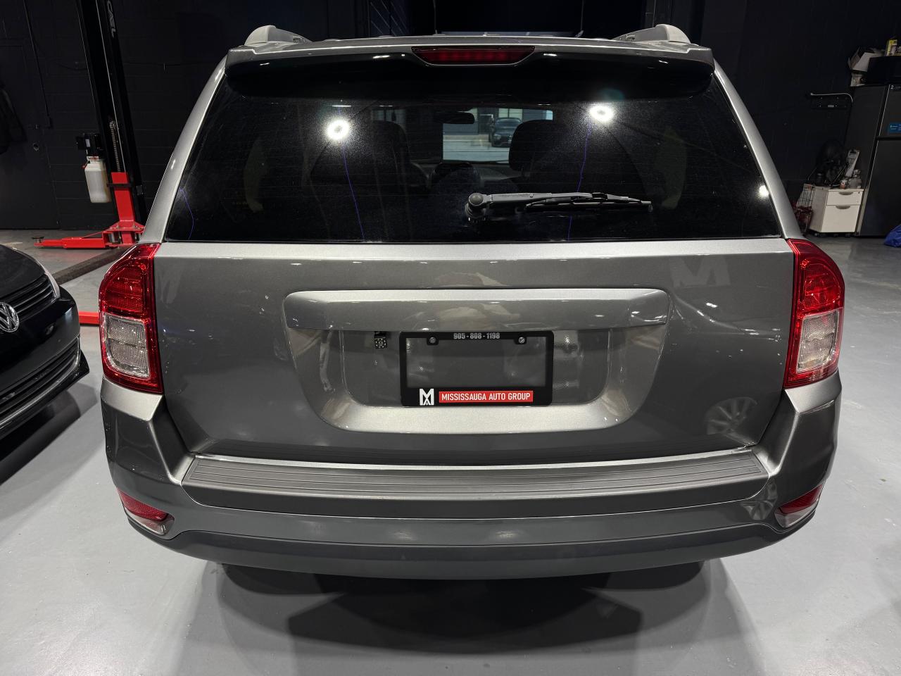 2011 Jeep Compass North Edition - Photo #6