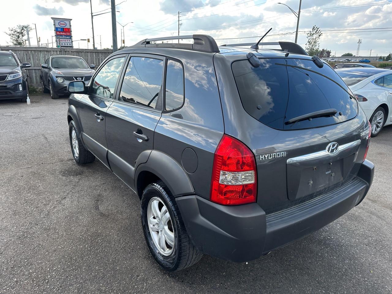2007 Hyundai Tucson GL, ALLOYS, LEATHER, LOADED, AS IS SPECIAL - Photo #3