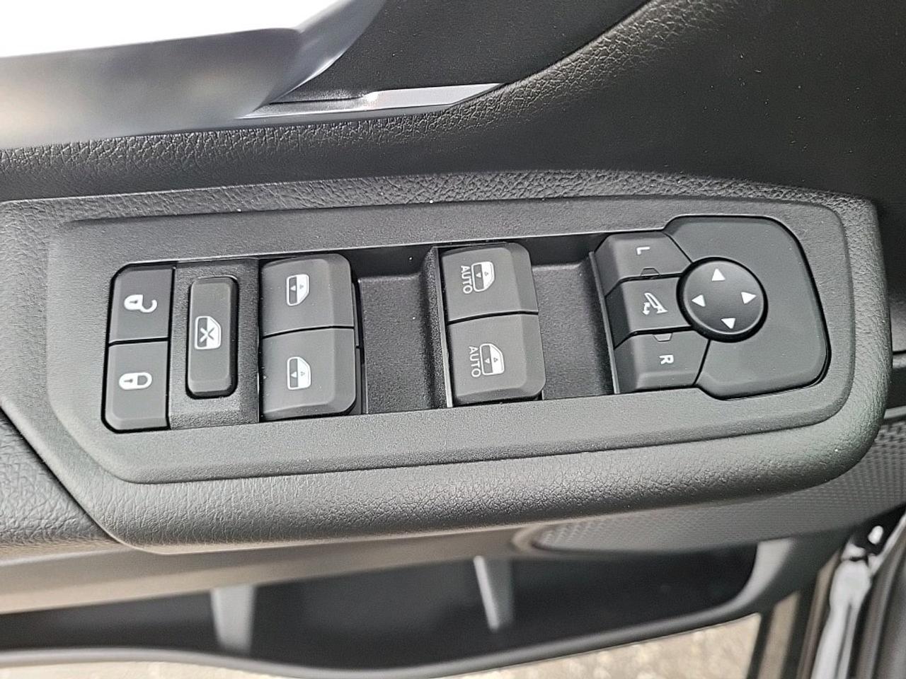 2025 RAM 1500 Big Horn Photo