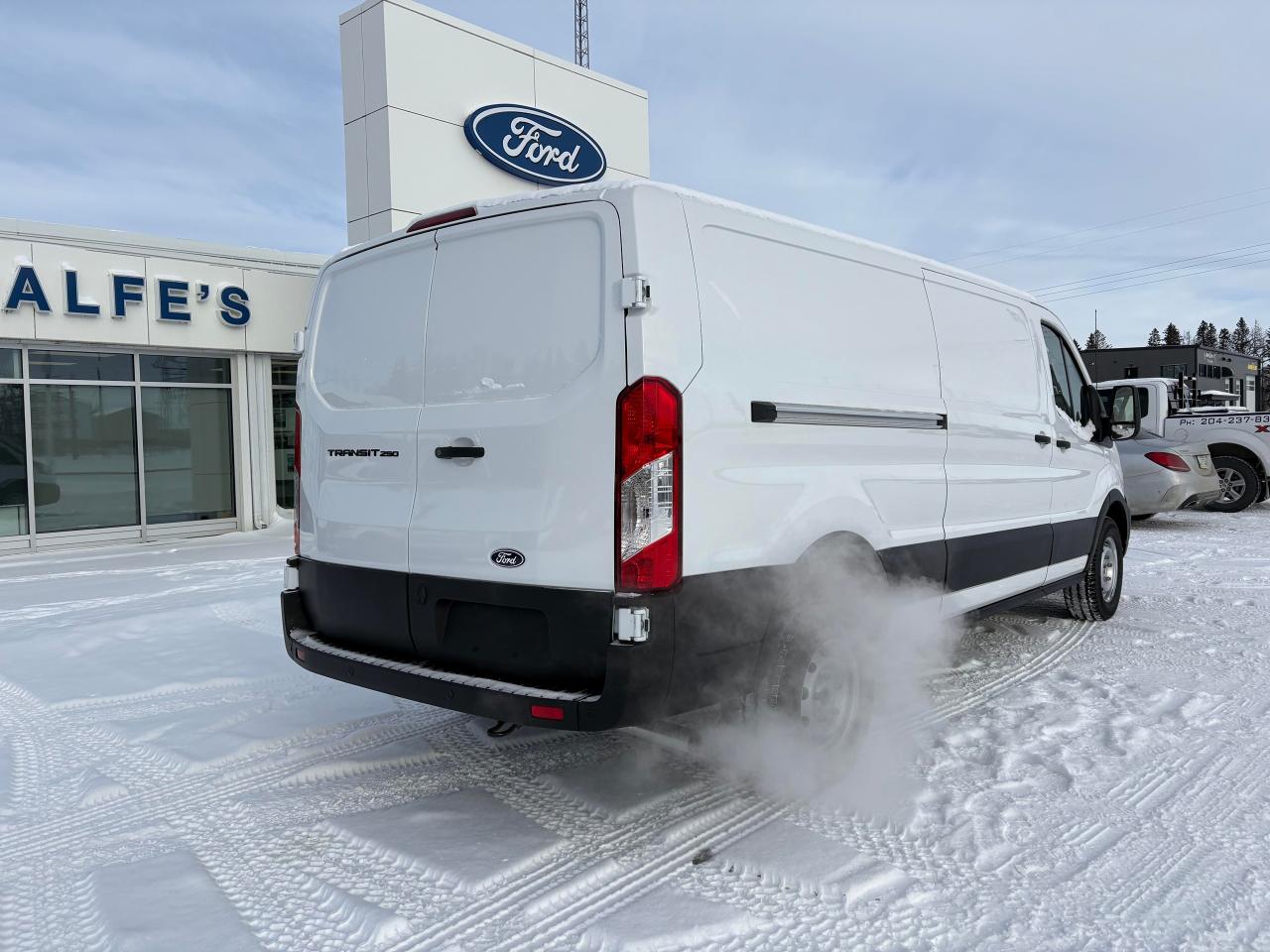 2026 Ford Transit Cargo Van BASE T-250 148 Low Rf 9070 GVWR RWD Photo4