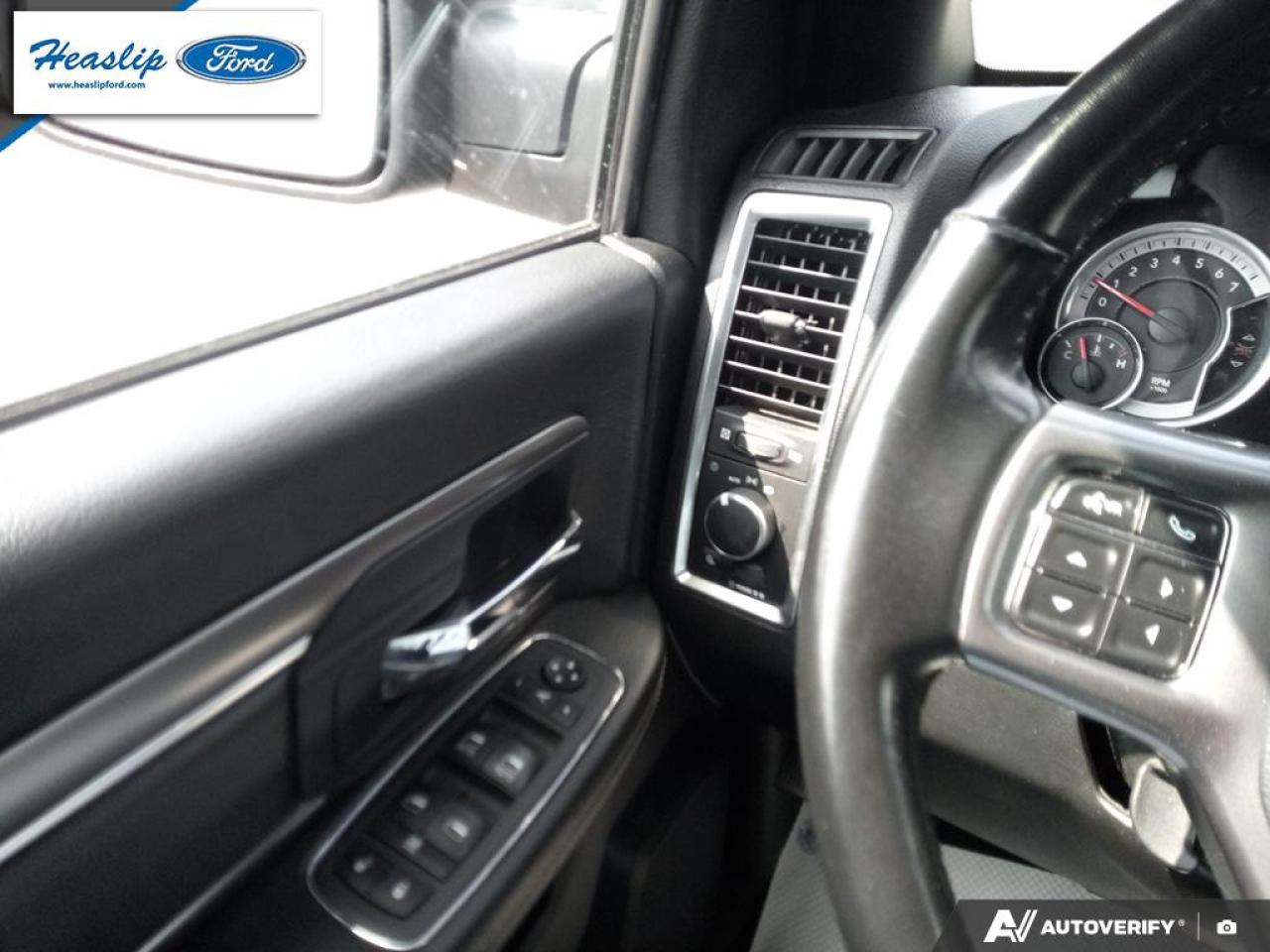 2021 RAM 1500 Classic WARLOCK Photo5