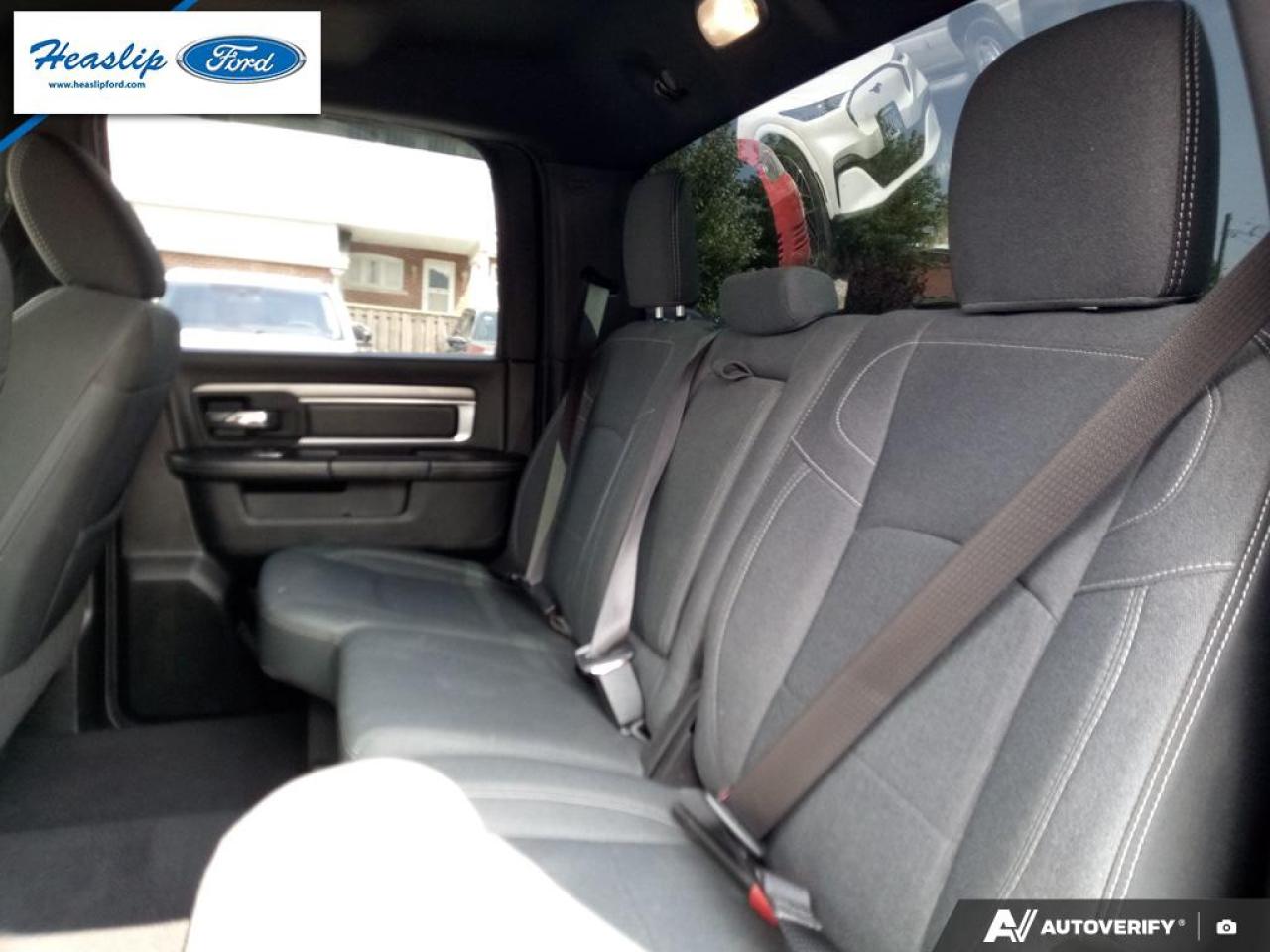 2021 RAM 1500 Classic WARLOCK Photo5