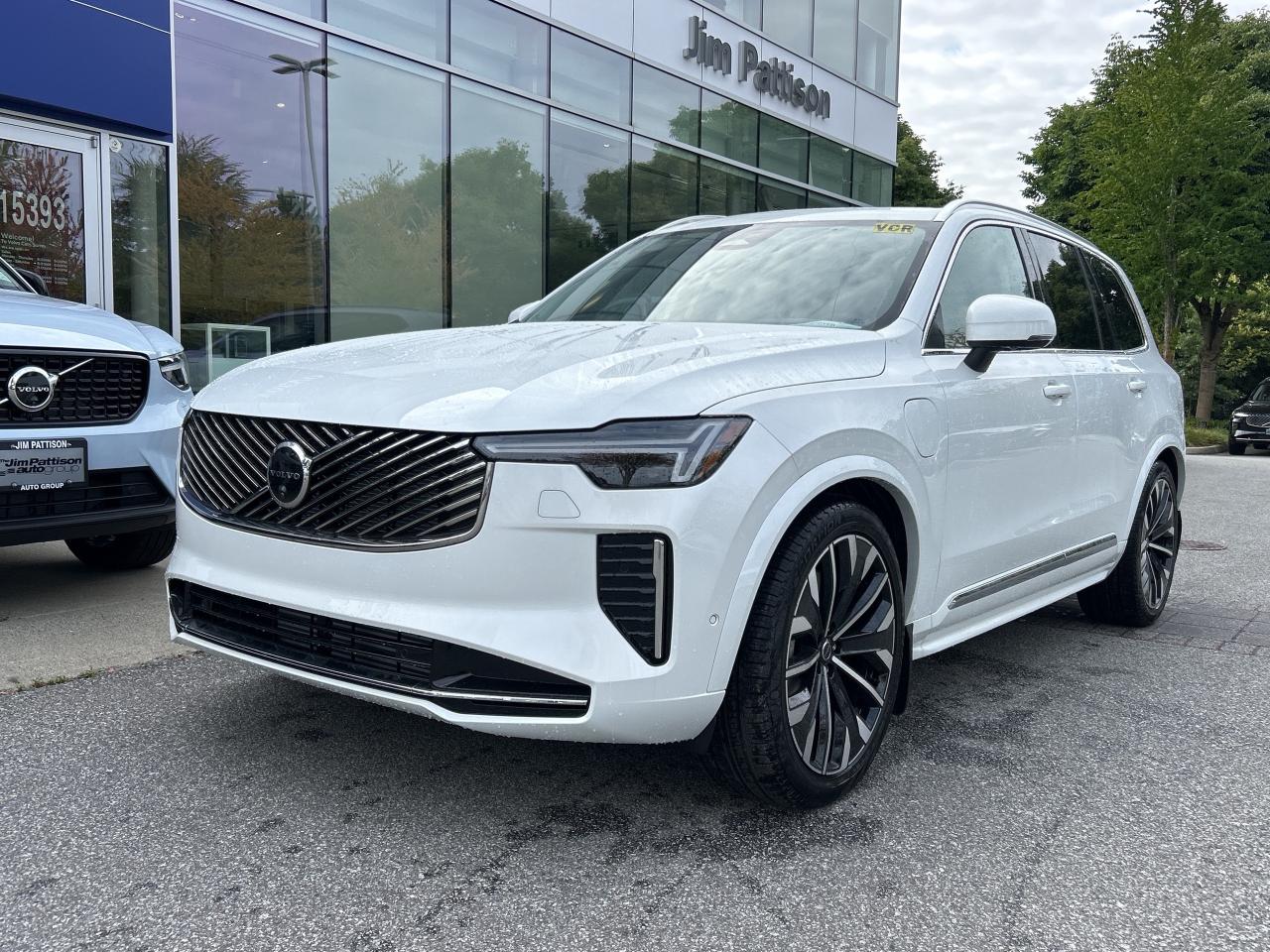 New 2026 Volvo XC90 Plug-In Hybrid T8 AWD Ultra Bright Theme 7-Seater for sale in Surrey, BC