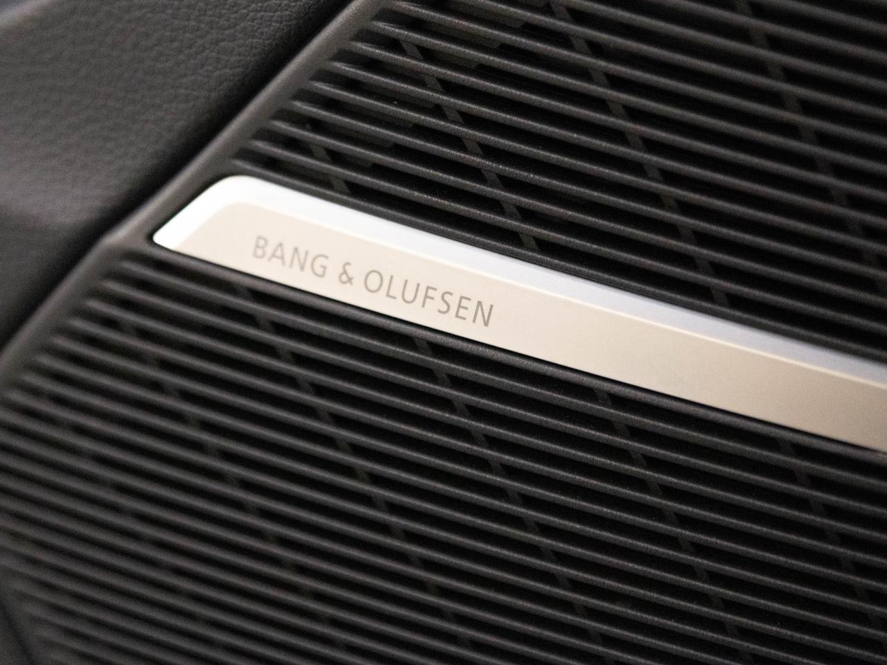 2023 Audi SQ8 DIAMOND STITCH | CARBON & BLACK OPTICS | 22"RIM Photo