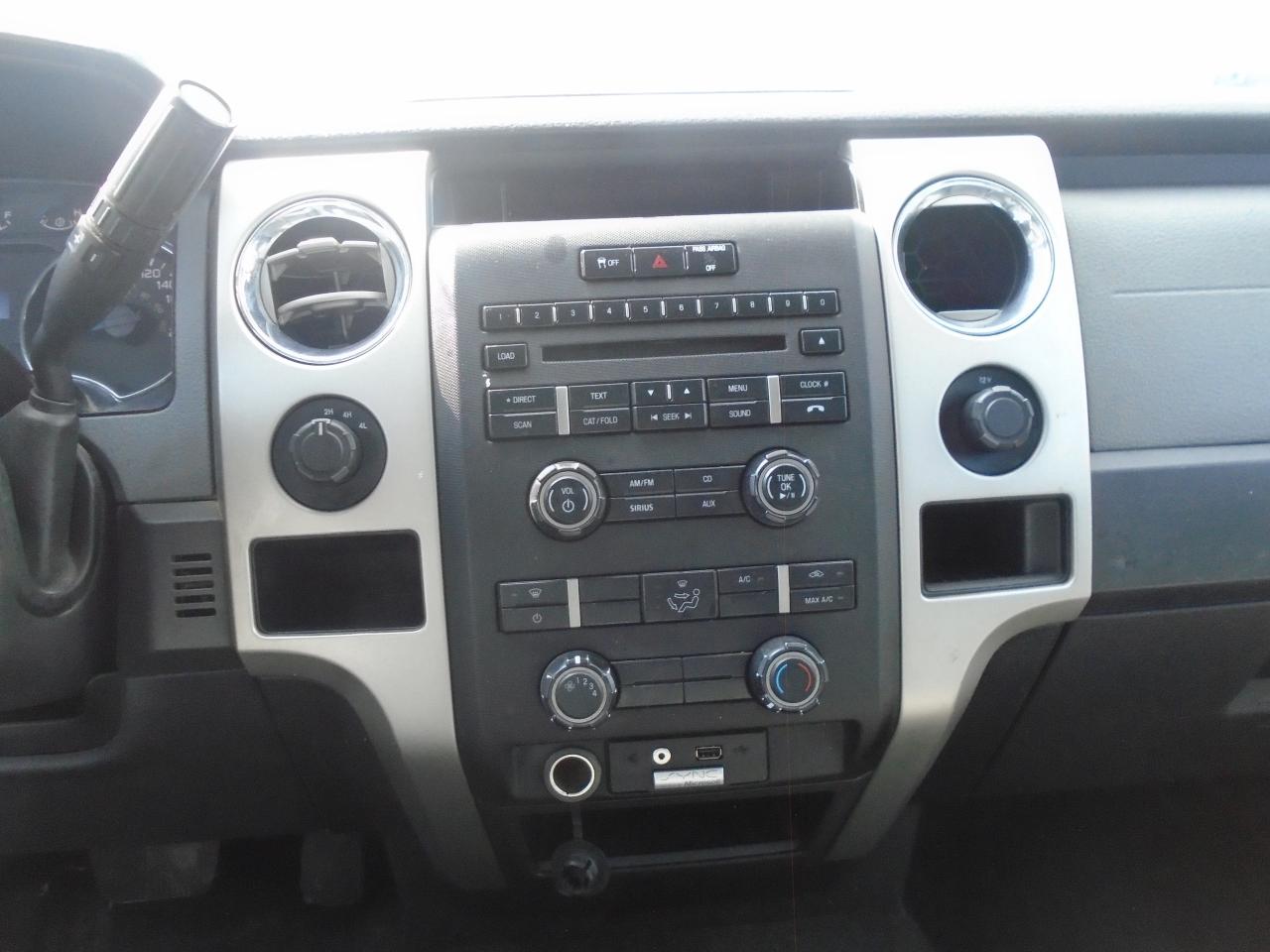 2014 Ford F-150 4WD SuperCab 163  XLT w-Midbox Prep - Photo #15