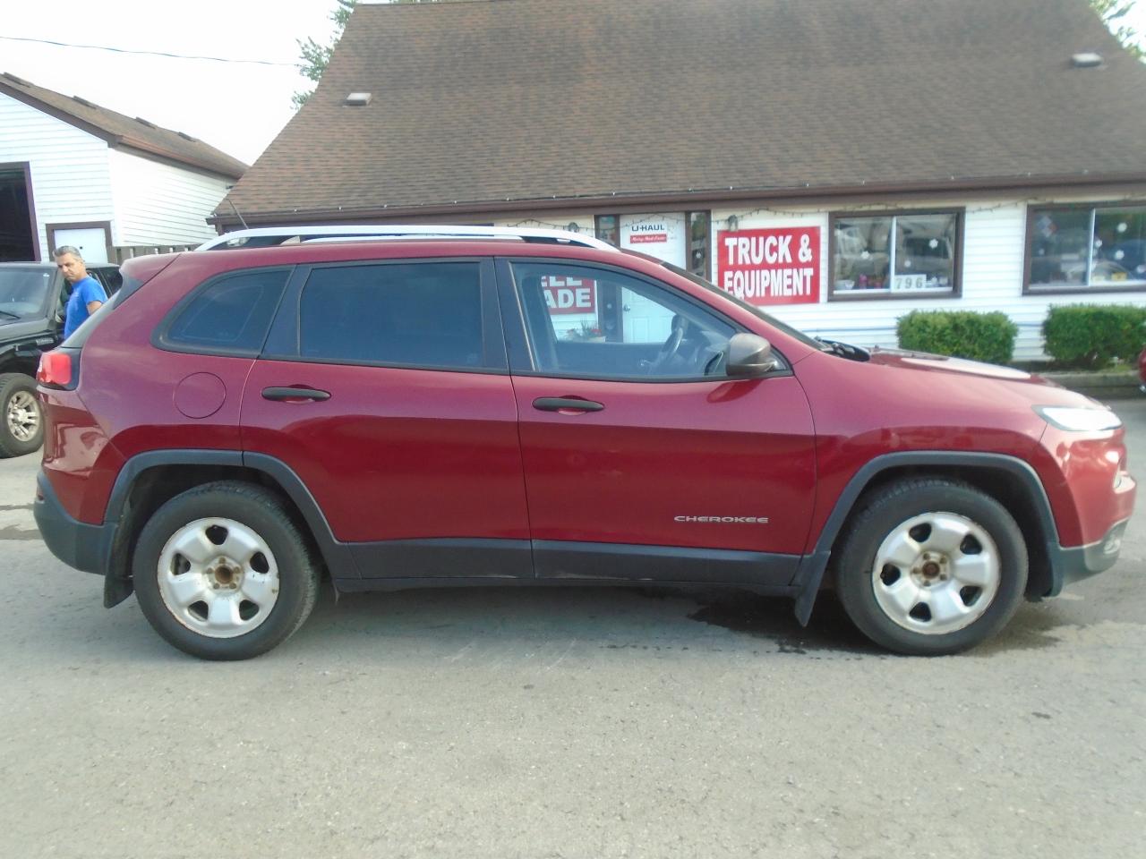 2016 Jeep Cherokee FWD 4DR SPORT - Photo #4