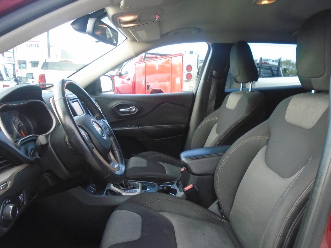 2016 Jeep Cherokee FWD 4DR SPORT - Photo #12