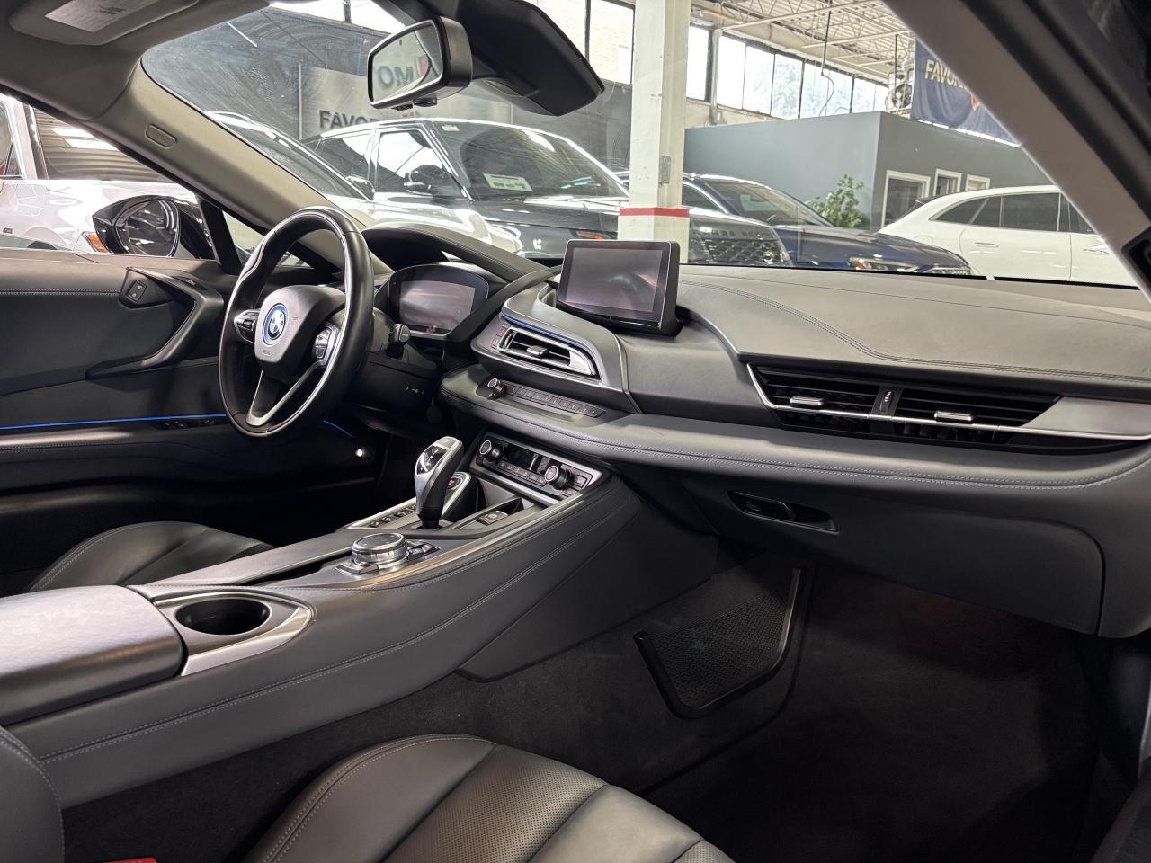2016 BMW i8 e-Drive|COUPE|AWD|SCISSORDOORS|NAV|AMBIENT|HUD|+++ - Photo #21