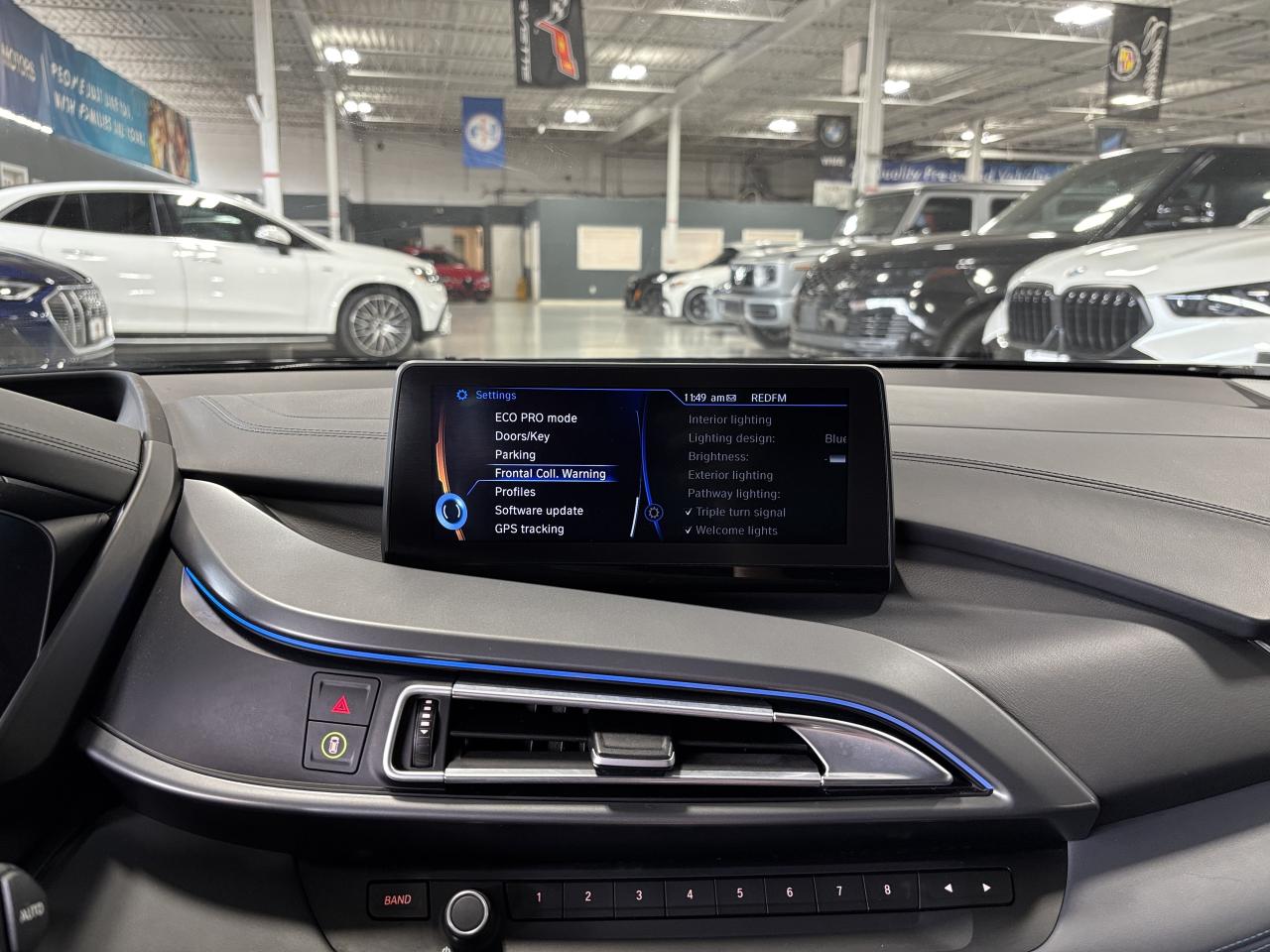 2016 BMW i8 e-Drive|COUPE|AWD|SCISSORDOORS|NAV|AMBIENT|HUD|+++ - Photo #34