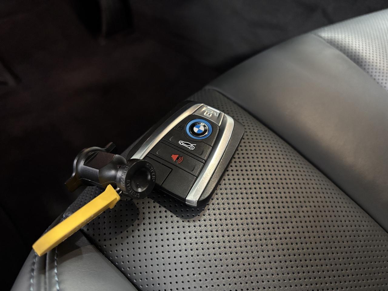 2016 BMW i8 e-Drive|COUPE|AWD|SCISSORDOORS|NAV|AMBIENT|HUD|+++ - Photo #41