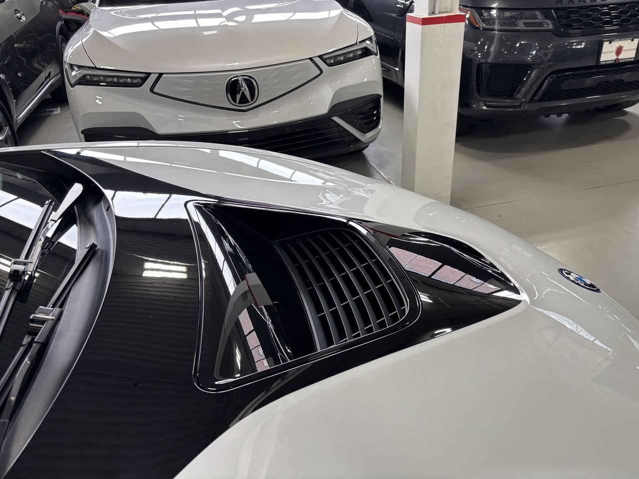 2016 BMW i8 e-Drive|COUPE|AWD|SCISSORDOORS|NAV|AMBIENT|HUD|+++ Photo