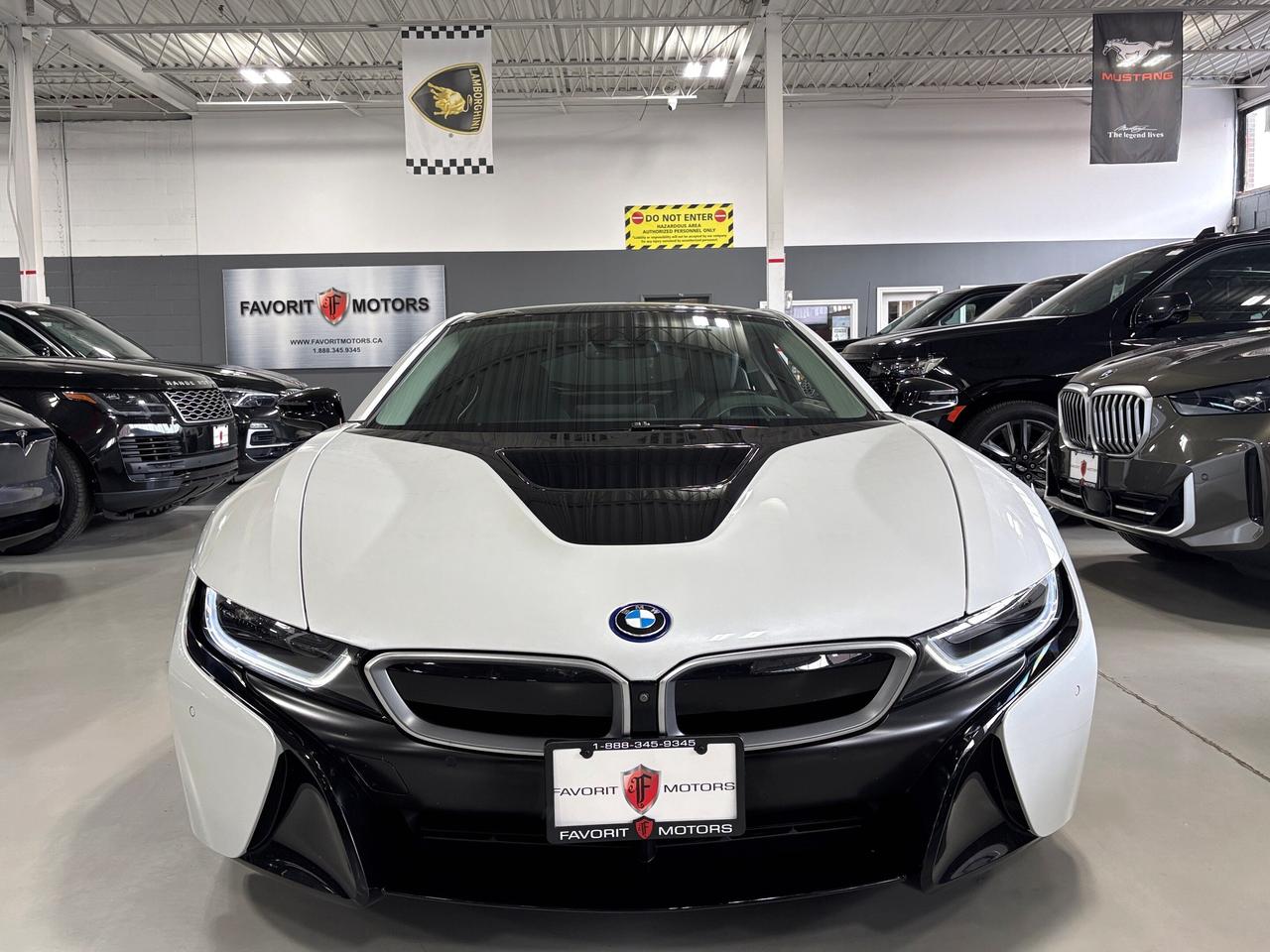 2016 BMW i8 e-Drive|COUPE|AWD|SCISSORDOORS|NAV|AMBIENT|HUD|+++ Photo