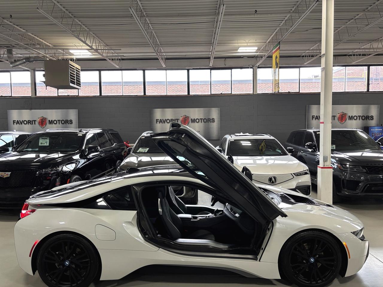 2016 BMW i8 e-Drive|COUPE|AWD|SCISSORDOORS|NAV|AMBIENT|HUD|+++ Photo