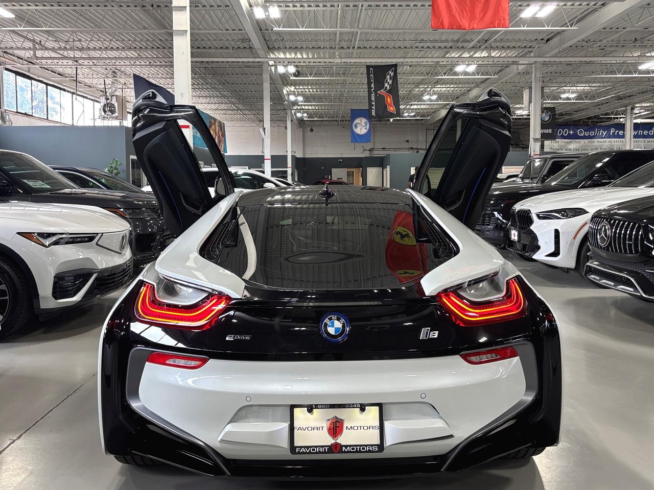2016 BMW i8 e-Drive|COUPE|AWD|SCISSORDOORS|NAV|AMBIENT|HUD|+++ Photo