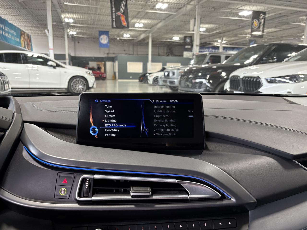 2016 BMW i8 e-Drive|COUPE|AWD|SCISSORDOORS|NAV|AMBIENT|HUD|+++ Photo