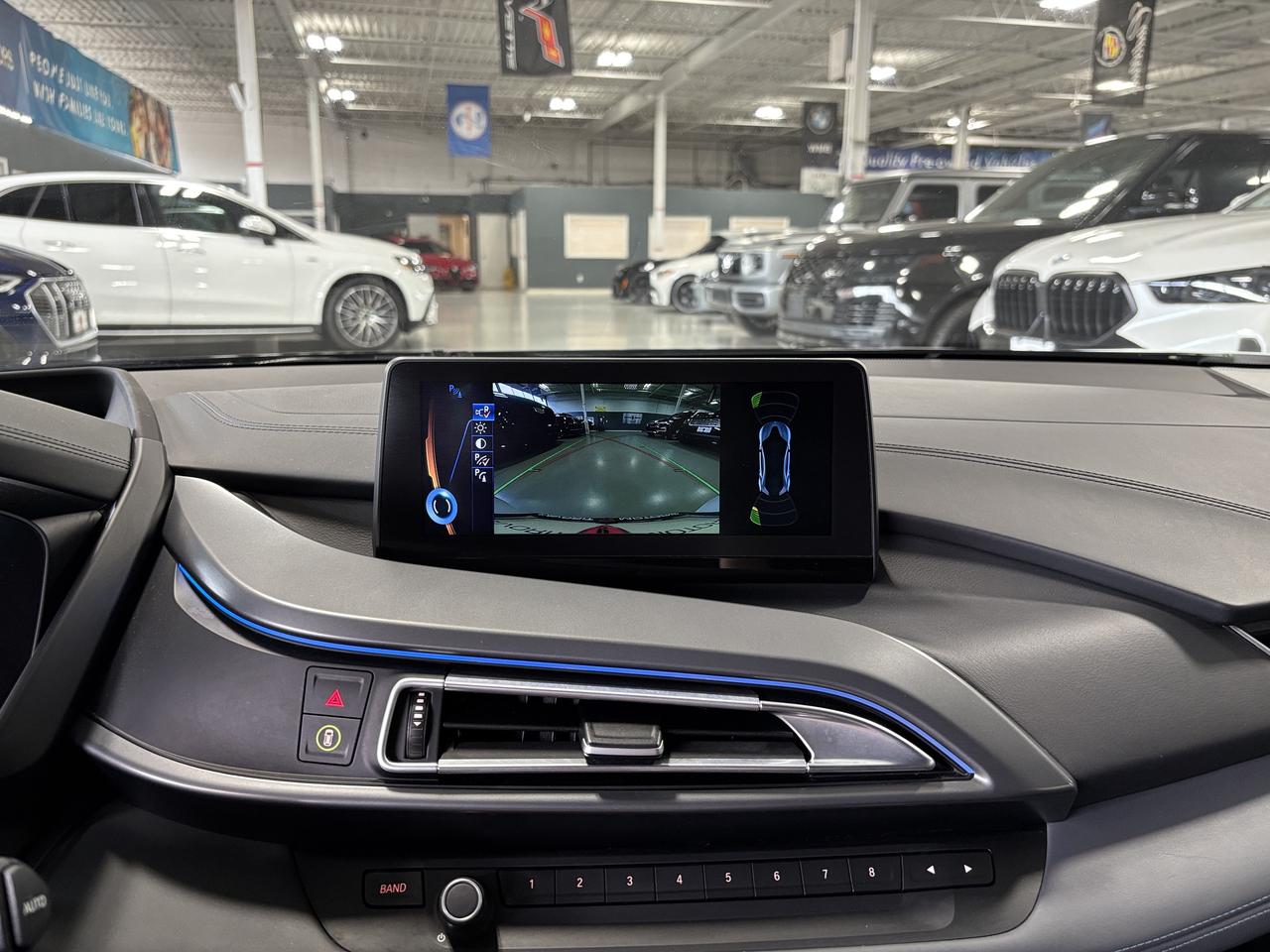 2016 BMW i8 e-Drive|COUPE|AWD|SCISSORDOORS|NAV|AMBIENT|HUD|+++ Photo