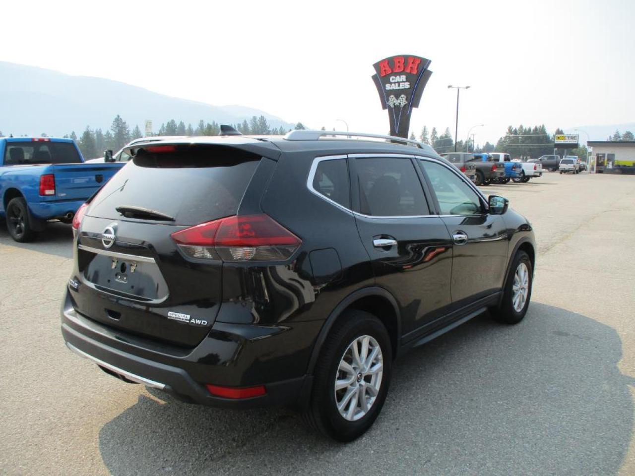 2020 Nissan Rogue S AWD Photo4