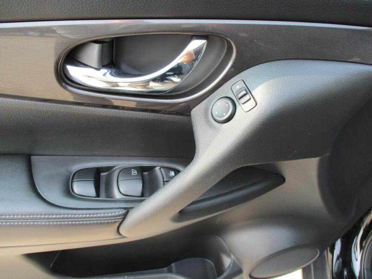2020 Nissan Rogue S AWD Photo9