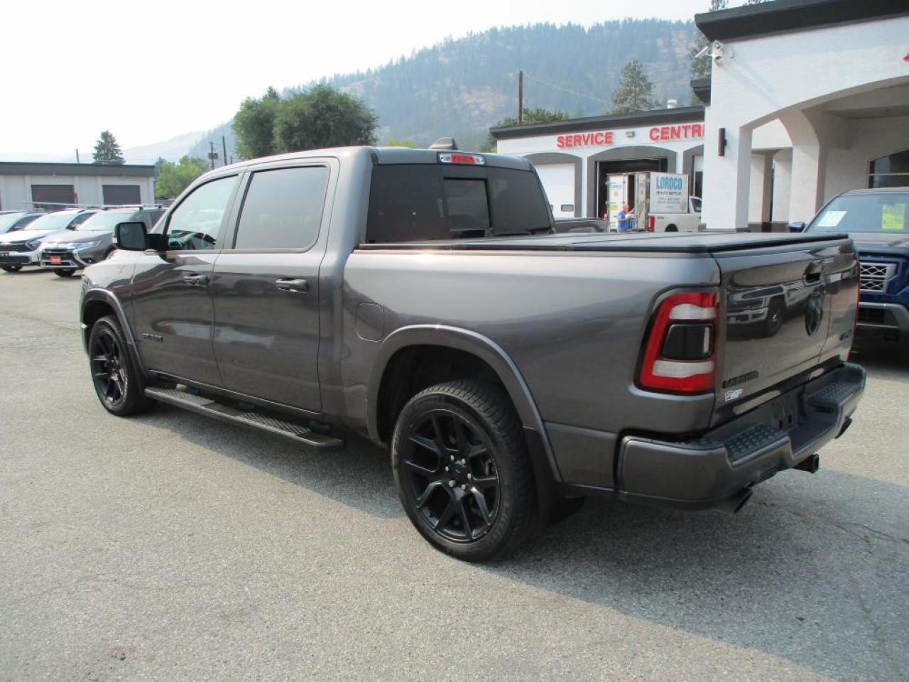 2020 RAM 1500 LARAMIE CREW CAB 4X4 - Photo #6