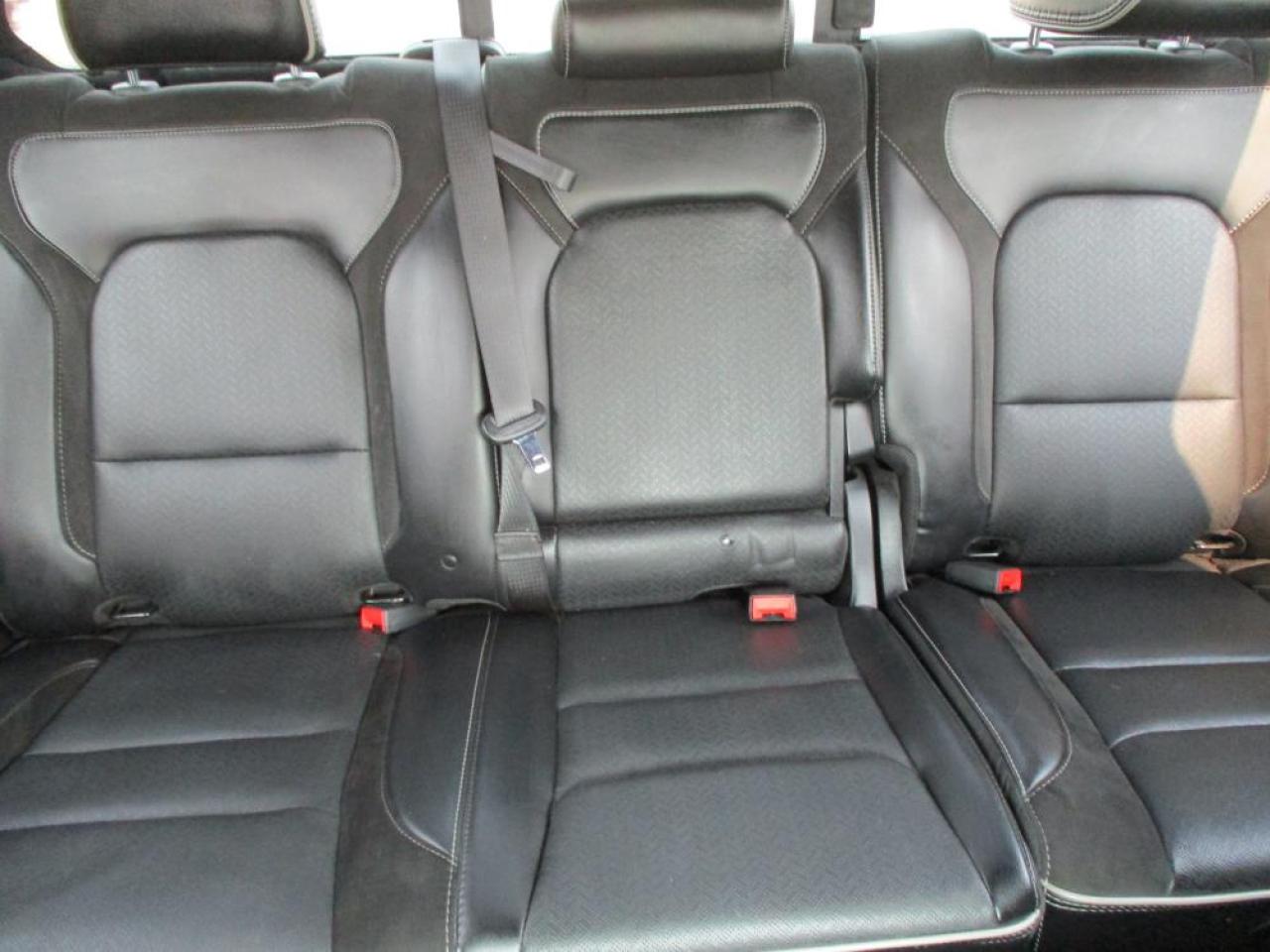 2020 RAM 1500 LARAMIE CREW CAB 4X4 Photo14