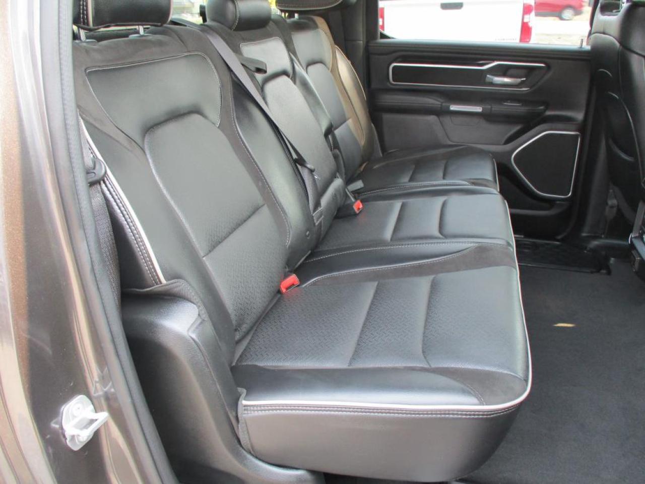 2020 RAM 1500 LARAMIE CREW CAB 4X4 - Photo #13