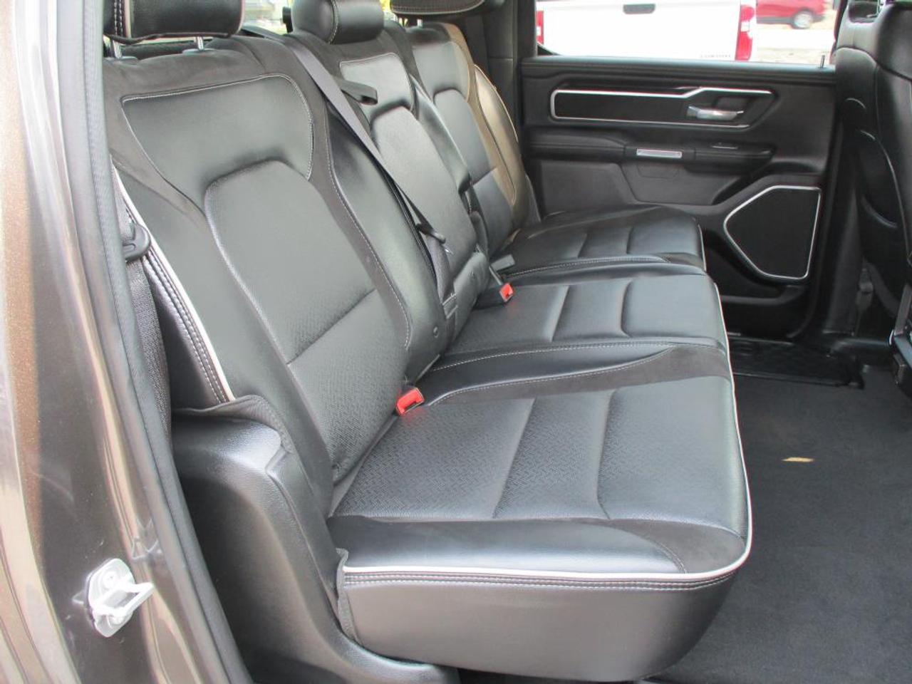 2020 RAM 1500 LARAMIE CREW CAB 4X4 - Photo #13