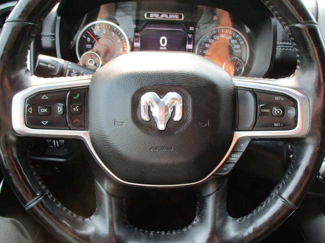 2020 RAM 1500 LARAMIE CREW CAB 4X4 - Photo #15