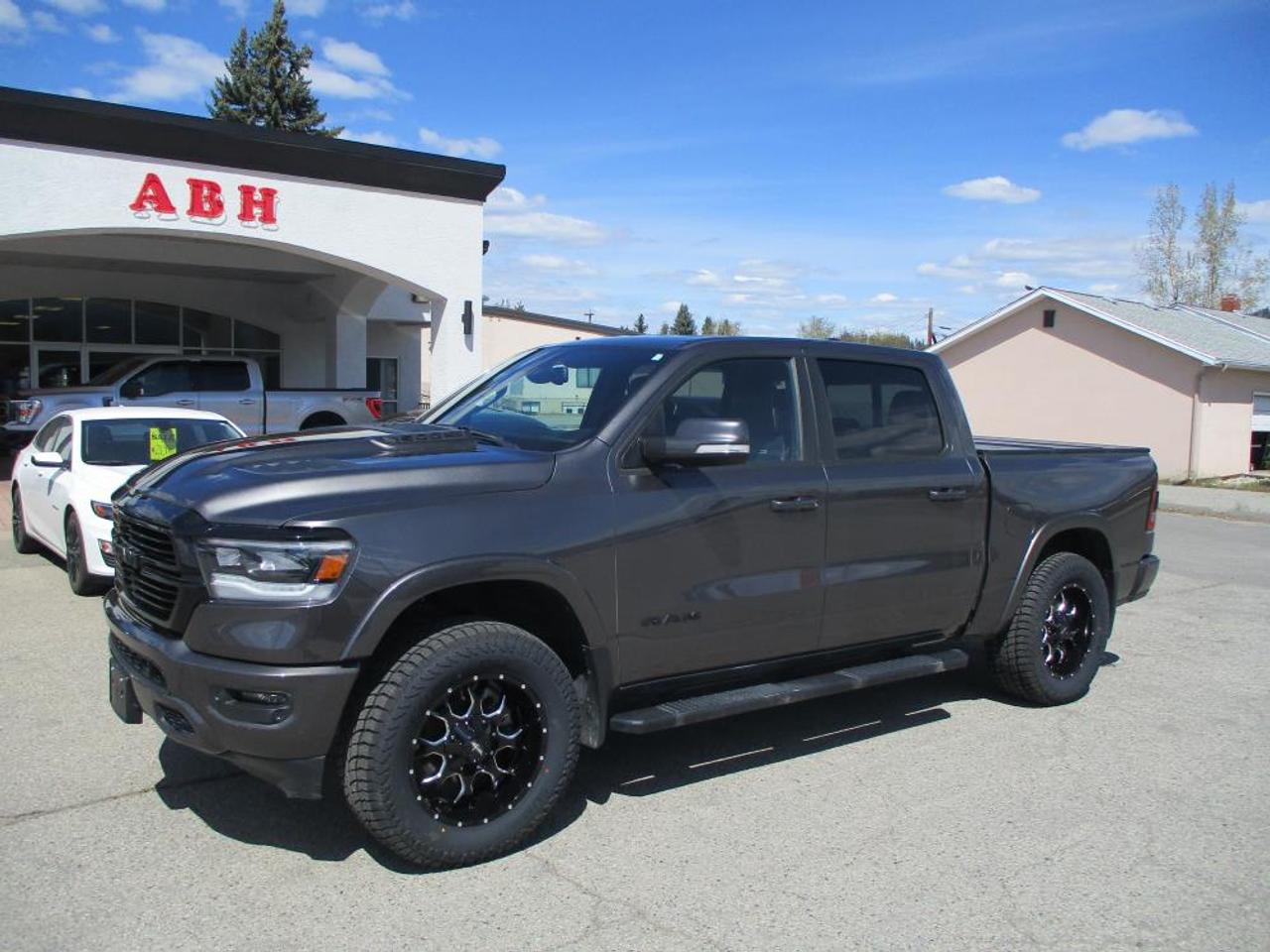 2020 RAM 1500 LARAMIE CREW CAB 4X4 Photo