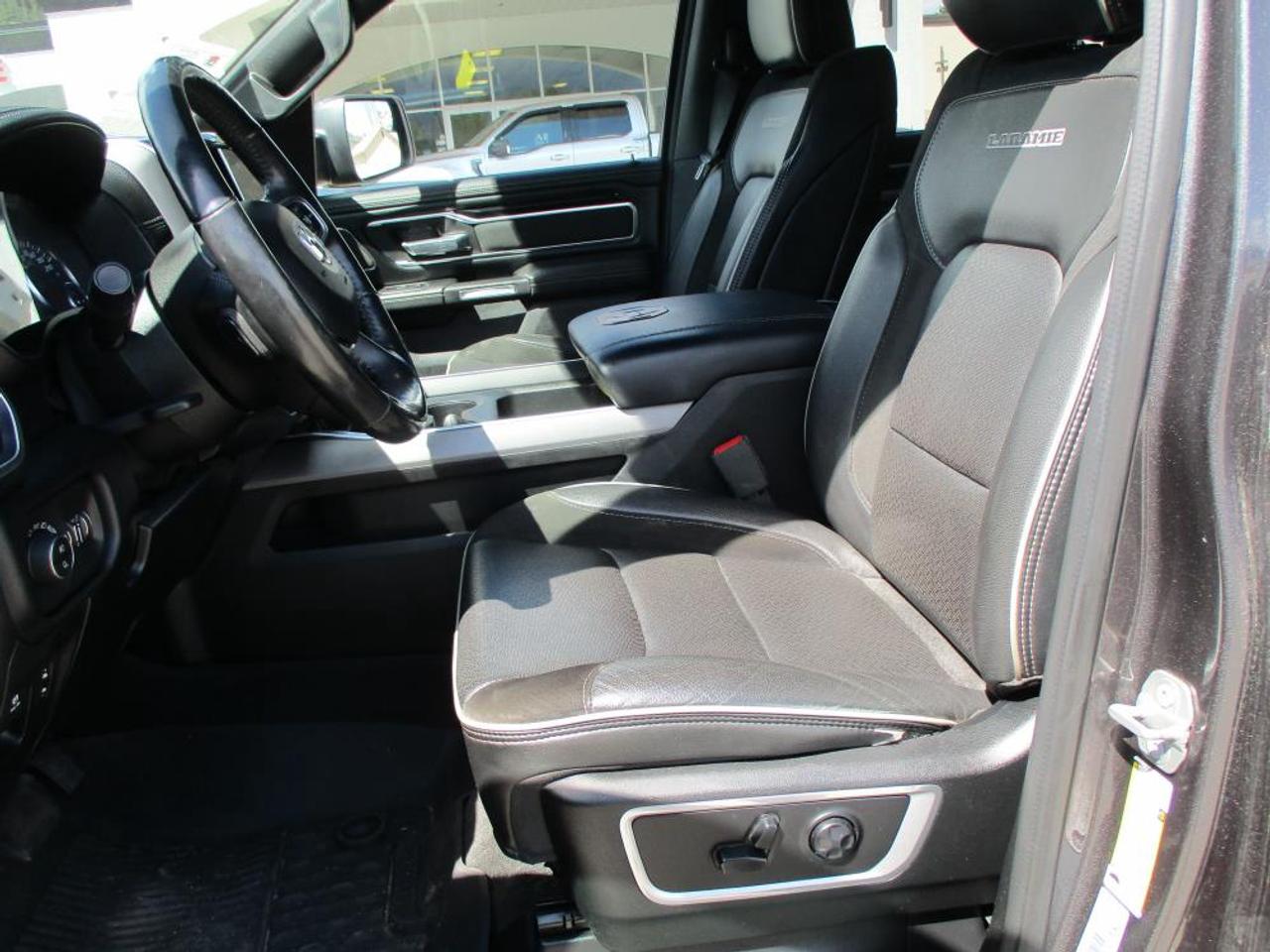 2020 RAM 1500 LARAMIE CREW CAB 4X4 Photo