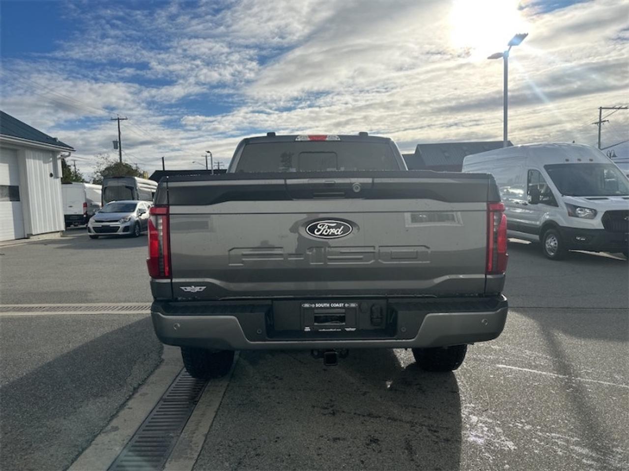 2025 Ford F-150 XLT Photo3