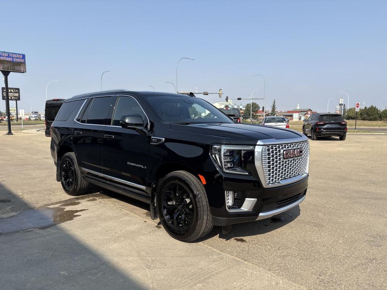 2023 GMC Yukon Denali Photo0