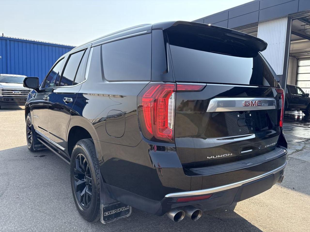 2023 GMC Yukon Denali Photo4
