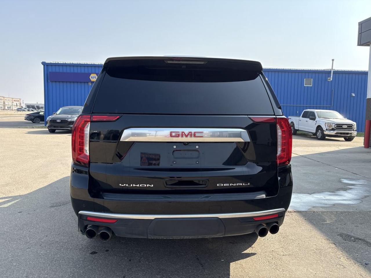 2023 GMC Yukon Denali Photo5