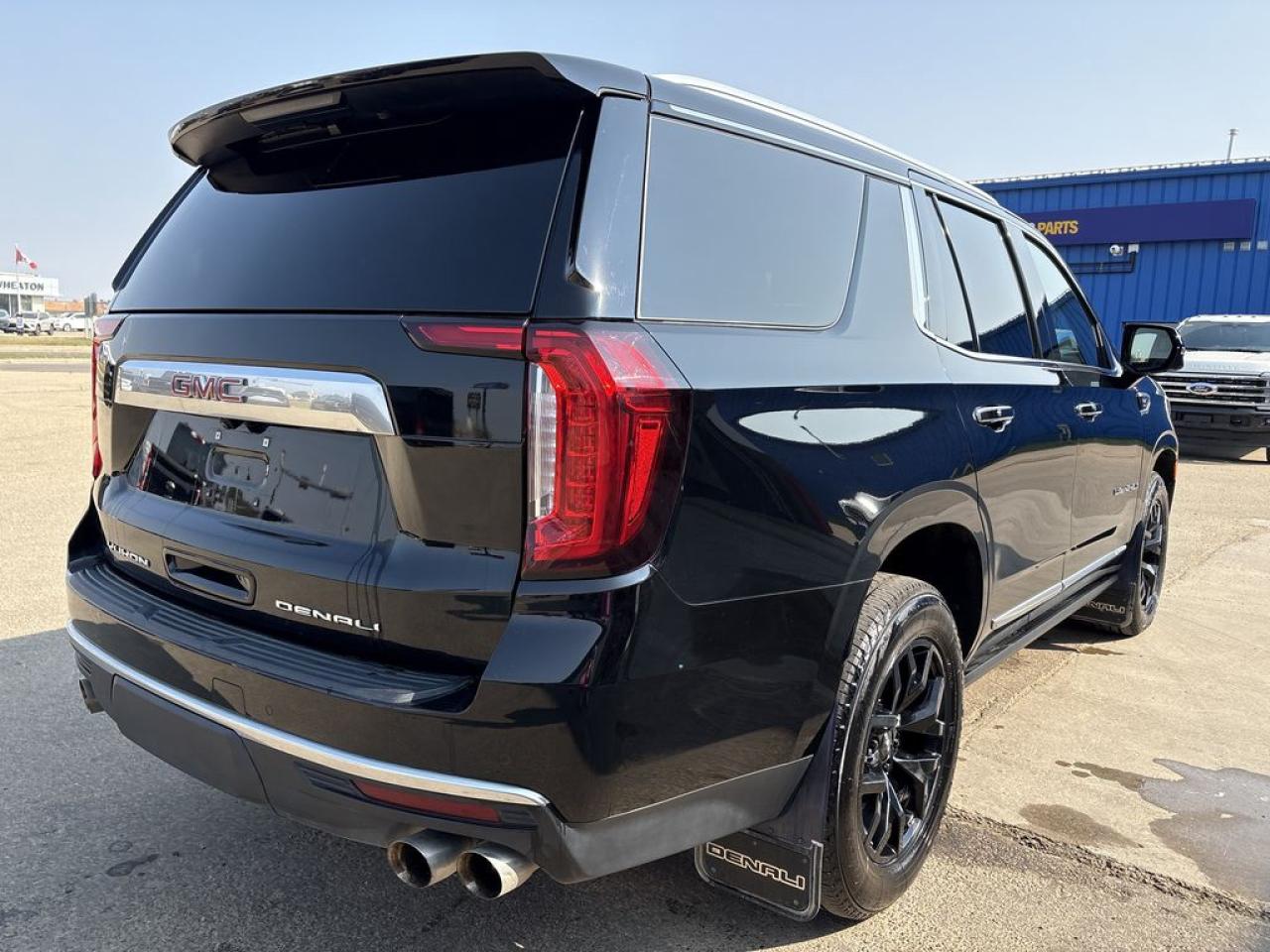 2023 GMC Yukon Denali Photo5