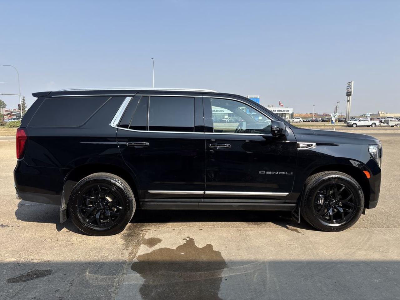 2023 GMC Yukon Denali Photo5