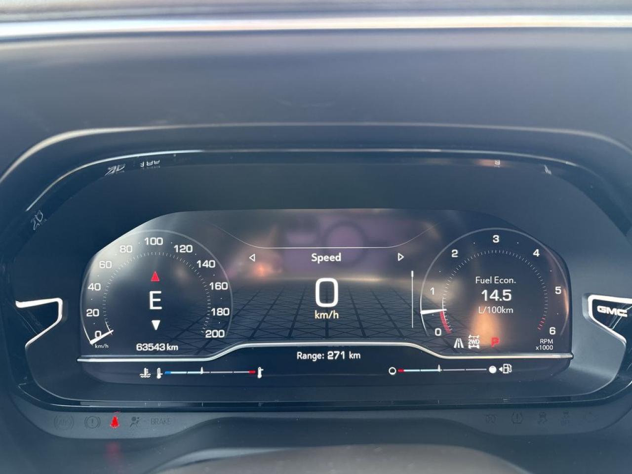 2023 GMC Yukon Denali Photo5