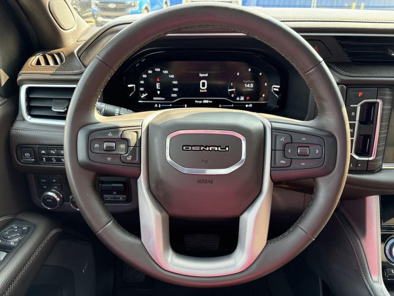 2023 GMC Yukon Denali Photo5