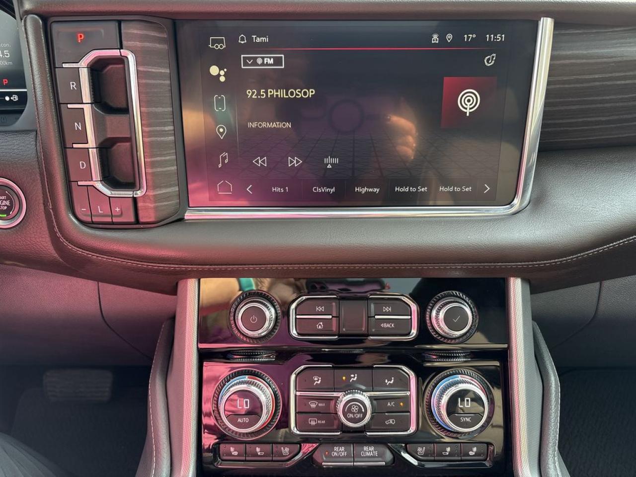 2023 GMC Yukon Denali Photo5