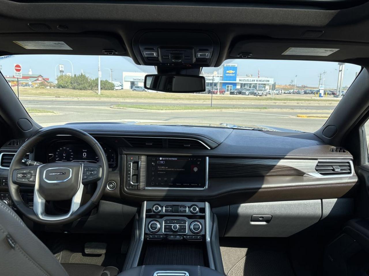 2023 GMC Yukon Denali Photo5