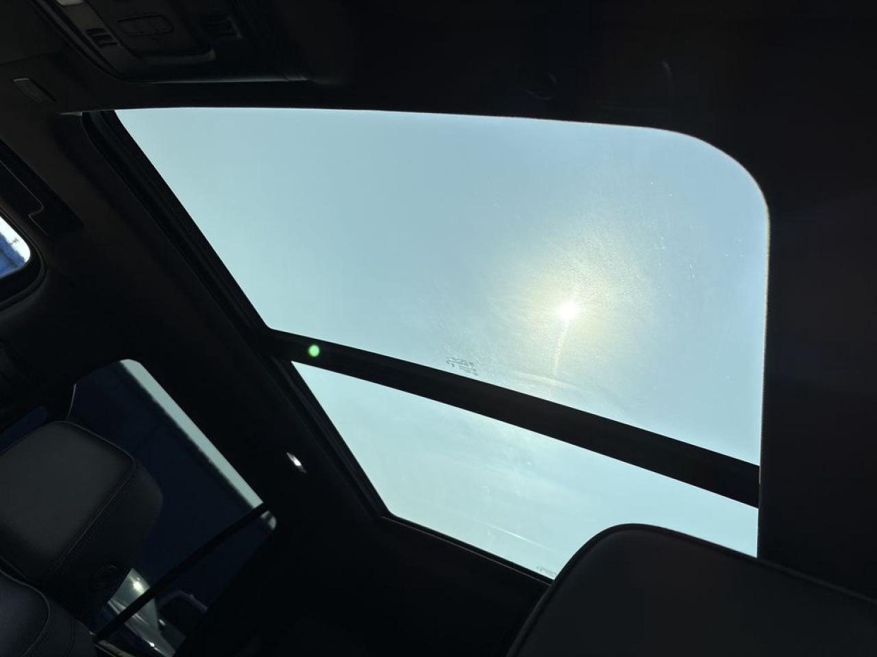 2023 GMC Yukon Denali Photo5