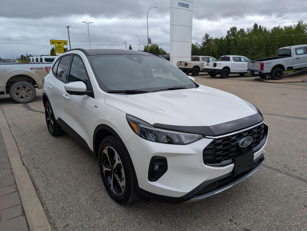 2025 Ford Escape ST-Line Select Photo3