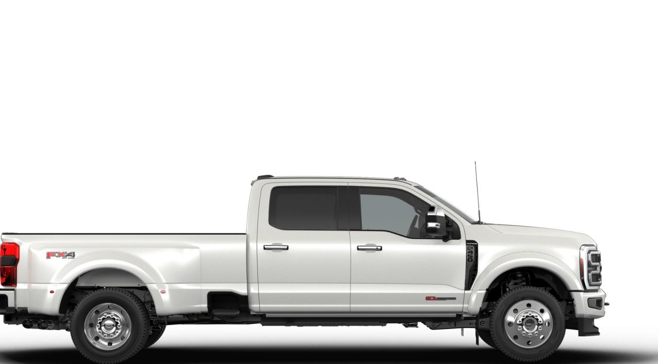 2026 Ford F-450 Super Duty DRW Platinum Photo5
