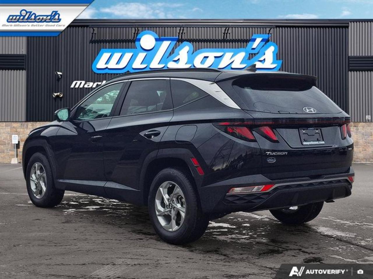 2024 Hyundai Tucson Preferred AWD | Navi | Heated Seats + Steering | Keyless Entry | Remote Start | and More ! Photo